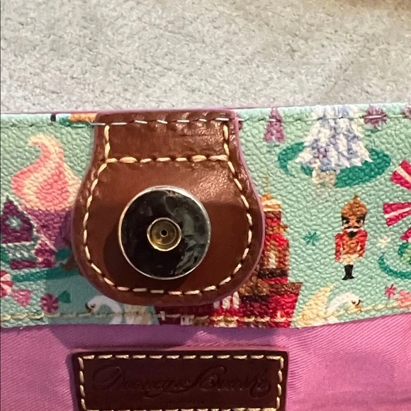 Dooney & Bourke Nutcracker tote bag Disney - Picture 3 of 11